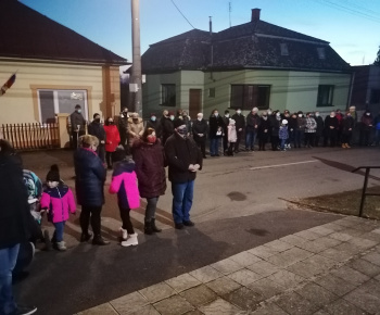 Adventi gyertyagyujtás