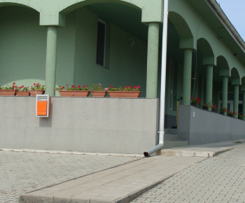Nové autobusové zástavky v obci